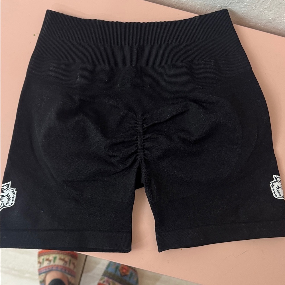 Darc Sport Wolves Forever Everson Sierra Seamless Shorts black small nwot - Picture 4 of 4